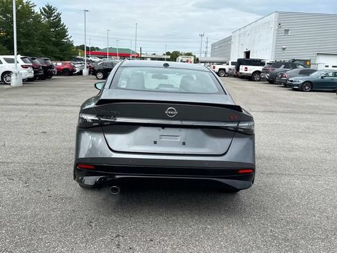 New 2026 Nissan Sentra SR w/ SR Premium Package FWD image 5