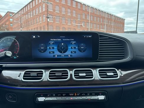 Certified 2025 Mercedes-Benz GLS 450 4MATIC image 22