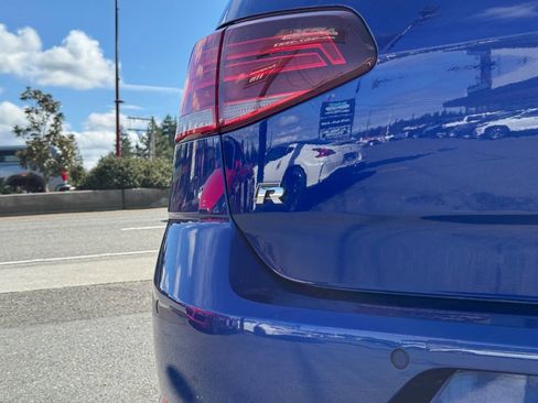 Used 2018 Volkswagen Golf R 4-Door image 5