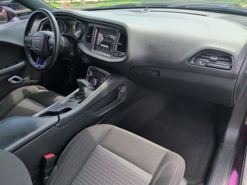 Used 2021 Dodge Challenger SXT RWD image 17