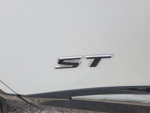 New 2025 Buick Envision Sport Touring image 3