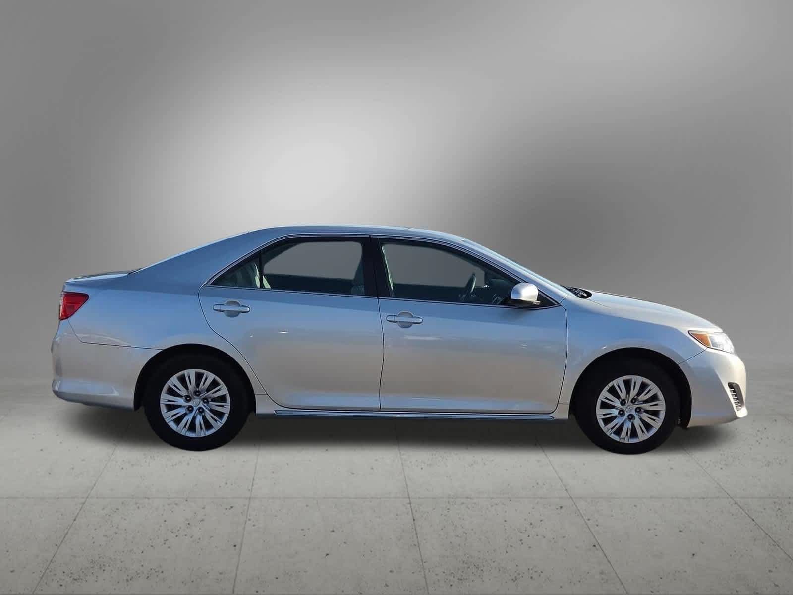 Used 2013 Toyota Camry LE FWD image 7