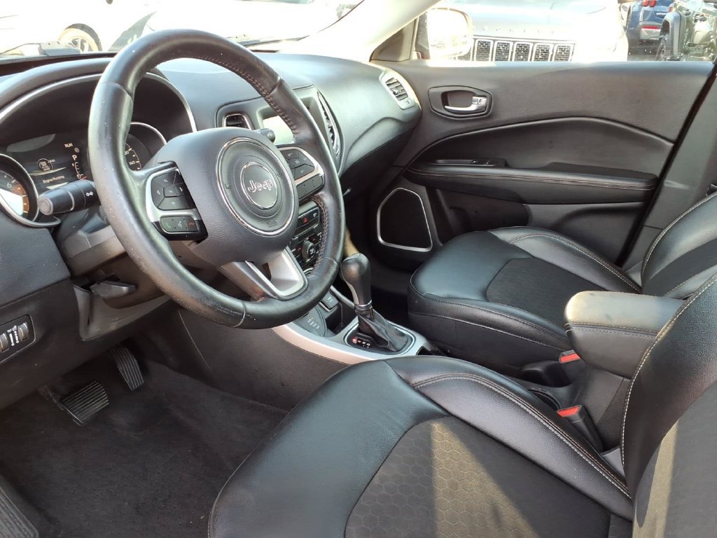 Certified 2018 Jeep Compass Latitude w/ Popular Equipment Group AWD/4WD image 9