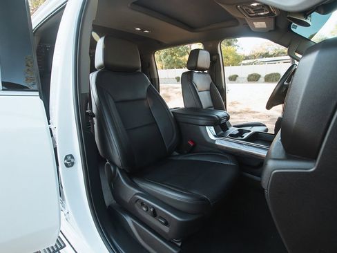 Used 2024 Chevrolet Silverado 2500 LTZ w/ LTZ Convenience Package image 15