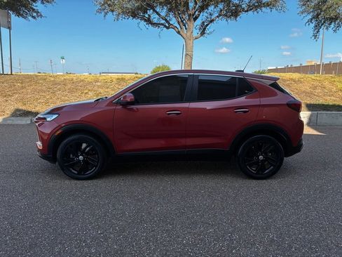 Used 2024 Buick Encore GX Preferred w/ Comfort Package FWD image 2