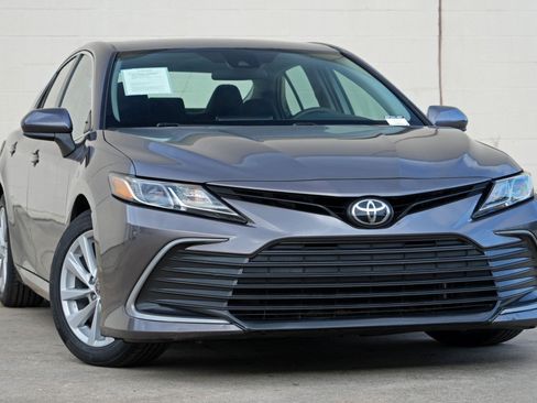 Used 2021 Toyota Camry LE FWD image 2