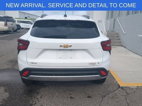 Used 2025 Chevrolet Trax LT w/ Driver Confidence Package FWD image 5