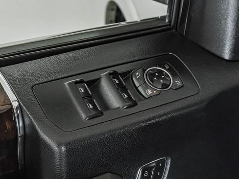 Used 2015 Ford F150 Platinum w/ Equipment Group 701A Luxury AWD/4WD image 38