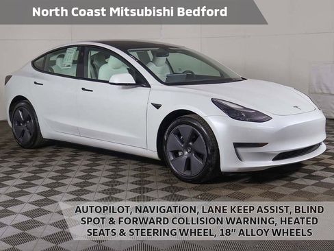 Used 2023 Tesla Model 3 Standard Range image 1