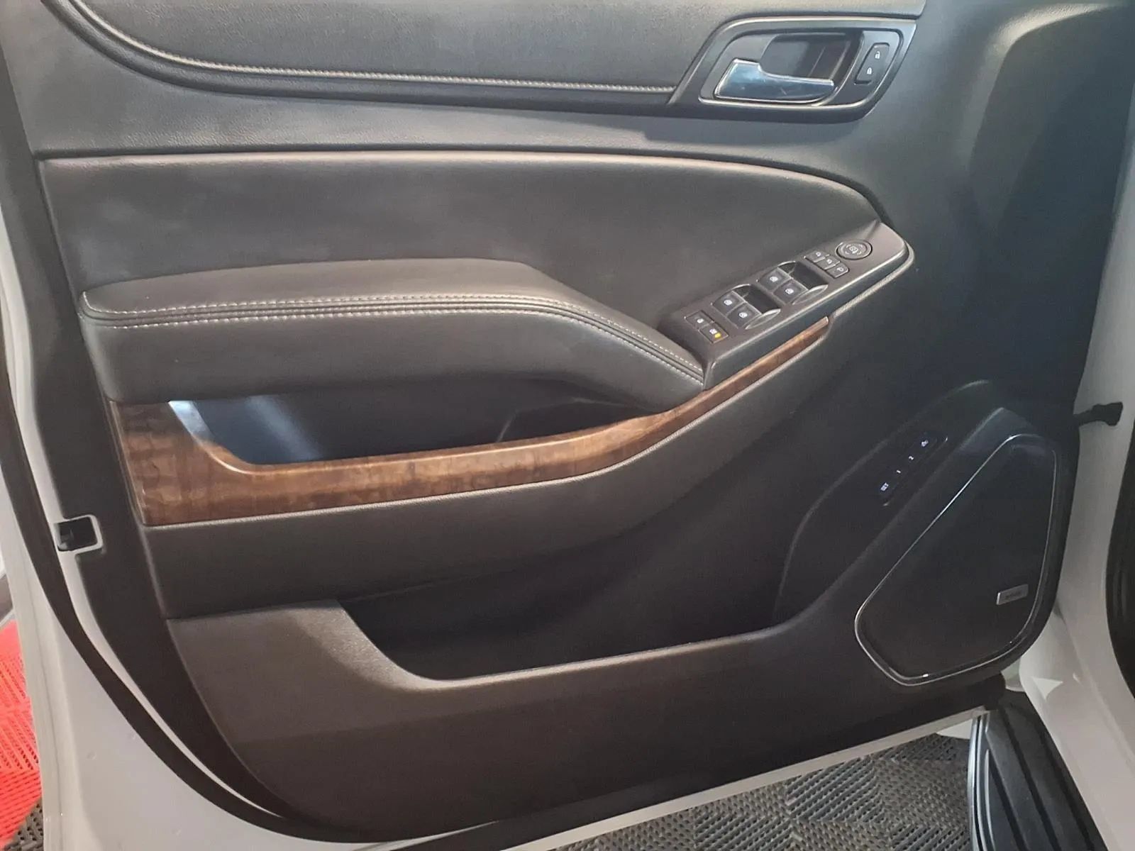 Used 2018 Chevrolet Suburban LT AWD/4WD image 17