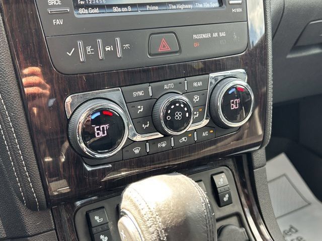 Used 2015 Chevrolet Traverse LT AWD/4WD image 45