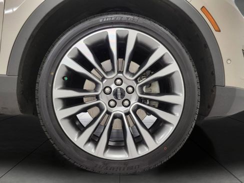 Used 2017 Lincoln MKX Reserve AWD/4WD image 4