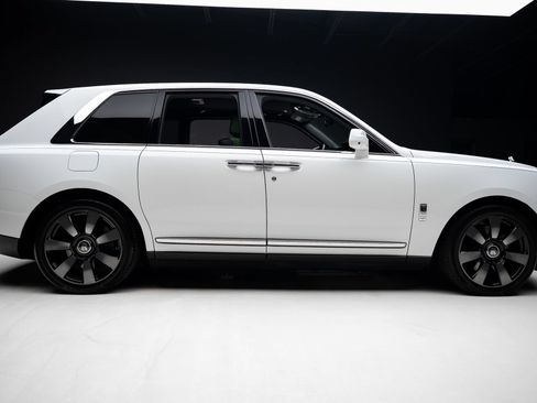 Used 2024 Rolls-Royce Cullinan w/ Cullinan Package AWD/4WD image 37