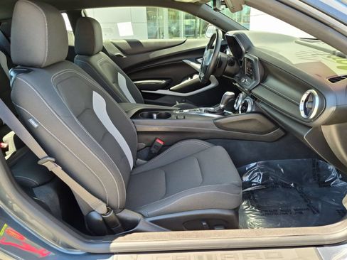 Used 2022 Chevrolet Camaro LT RWD image 27