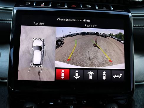 Used 2023 Jeep Grand Cherokee Limited w/ Luxury Tech Group II RWD image 24