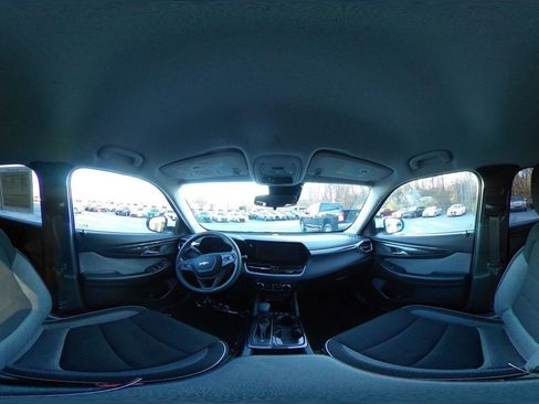 Used 2025 Chevrolet TrailBlazer LT image 36