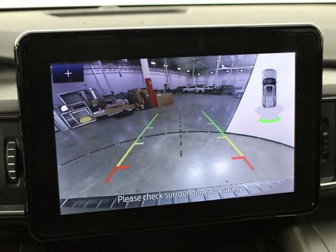 Used 2021 Ford Explorer XLT w/ Equipment Group 202A image 10