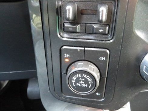 Certified 2022 Ford F150 XLT w/ Equipment Group 302A High image 19