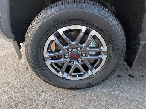 Used 2024 Toyota Tacoma TRD Off-Road image 12