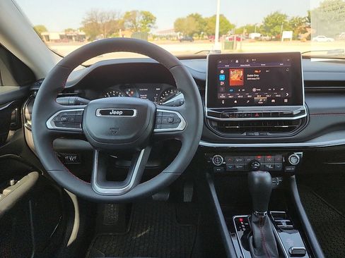 Used 2022 Jeep Compass Trailhawk image 6