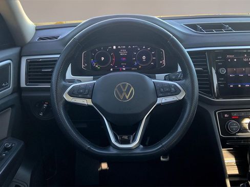 Used 2022 Volkswagen Atlas SEL Premium image 5