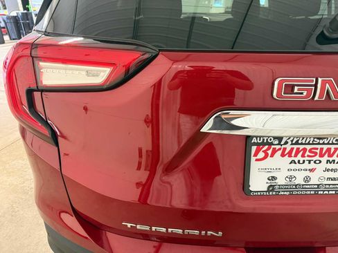 Used 2023 GMC Terrain SLE w/ Driver Convenience Package AWD/4WD image 17