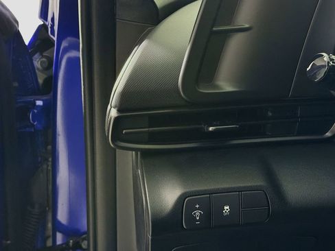 Used 2025 Hyundai Elantra Sport image 12