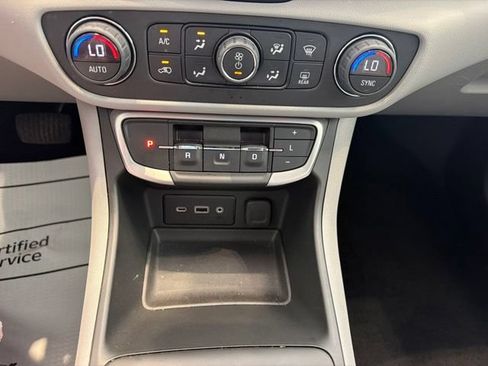 Used 2022 GMC Terrain SLE w/ Driver Convenience Package AWD/4WD image 18