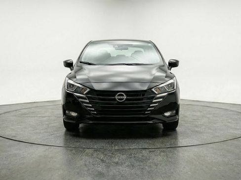 Used 2025 Nissan Versa SV image 2