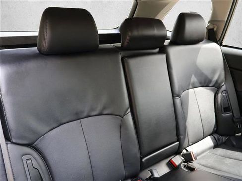 Used 2014 Subaru Outback 2.5i Limited w/ Moonroof Package AWD/4WD image 26