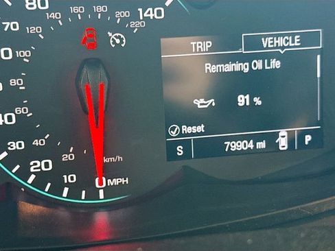 Used 2019 Chevrolet Trax LT w/ Sun & Sound Package AWD/4WD image 13