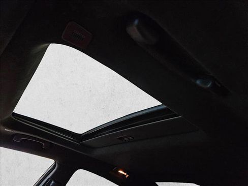 Used 2022 Dodge Charger SRT Hellcat w/ Harman/Kardon Audio Group image 9