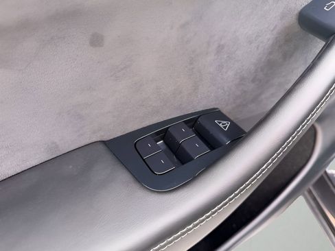 Used 2026 Tesla Model Y Long Range image 18