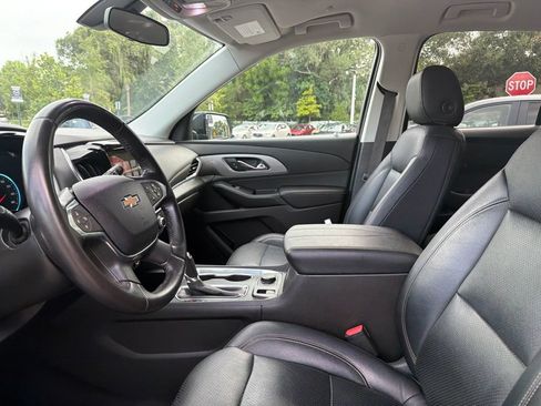 Used 2019 Chevrolet Traverse LT FWD image 16