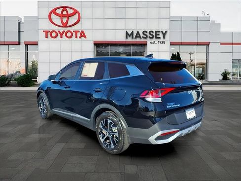 Used 2024 Kia Sportage EX image 5