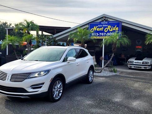 Used 2017 Lincoln MKC Reserve image 1