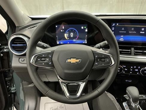 New 2026 Chevrolet Trax LT w/ LT Convenience Package FWD image 12