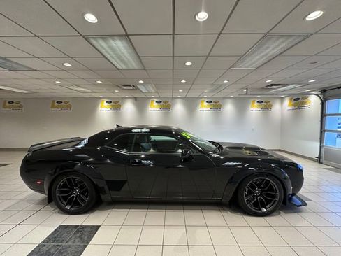Used 2021 Dodge Challenger R/T Scat Pack RWD image 3