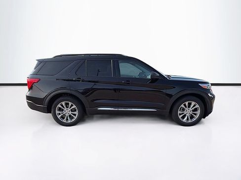Used 2021 Ford Explorer XLT w/ Equipment Group 202A AWD/4WD image 4