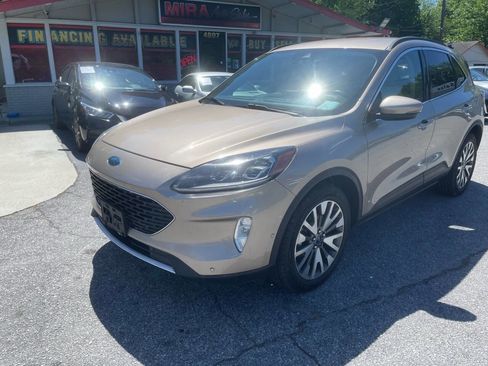 Used 2020 Ford Escape Titanium AWD/4WD image 11