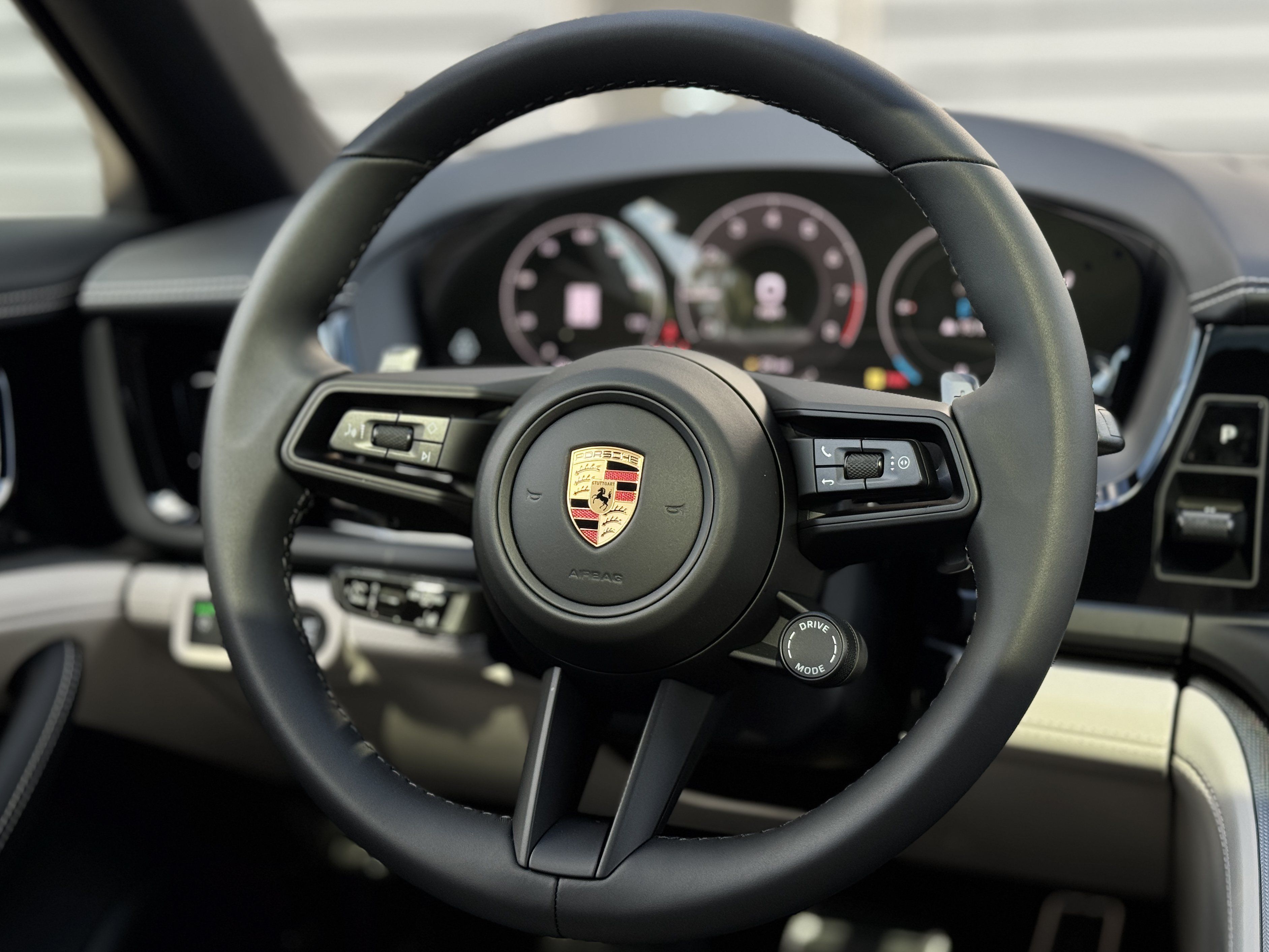 Certified 2025 Porsche Panamera 4 AWD/4WD image 20