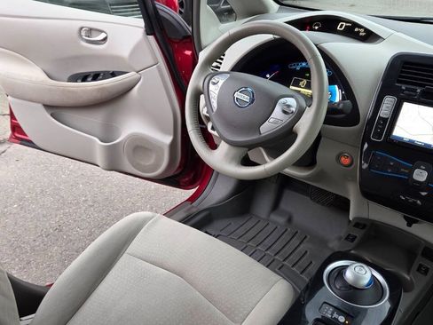 Used 2012 Nissan Leaf SV FWD image 29