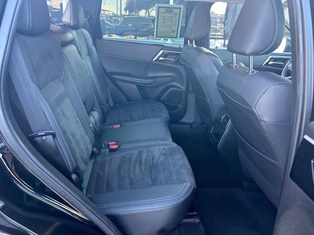 Used 2023 Mitsubishi Outlander SE AWD/4WD image 27