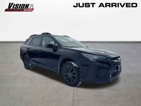 Used 2025 Subaru Outback Onyx Edition image 3