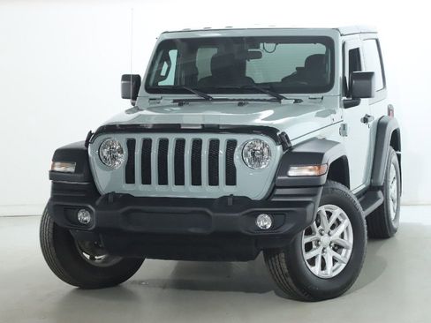 Used 2023 Jeep Wrangler Sport AWD/4WD image 3