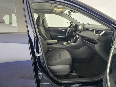 Used 2019 Toyota RAV4 XLE w/ Convenience Package image 10