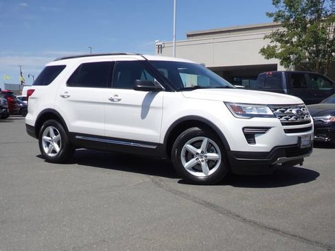 Used 2019 Ford Explorer XLT w/ Class III Trailer Tow Package FWD image 5