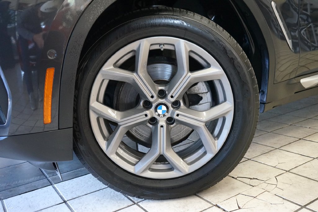 Used 2022 BMW X4 xDrive30i w/ Parking Assistance Package AWD/4WD image 56