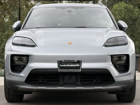 Used 2025 Porsche Macan 4S Electric image 10