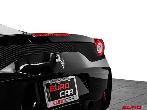 Used 2015 Ferrari 458 Speciale Coupe RWD image 24